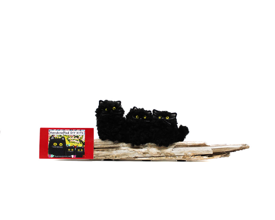 Maud Lewis Inspired Fibre Art Kits - Three Black Cats